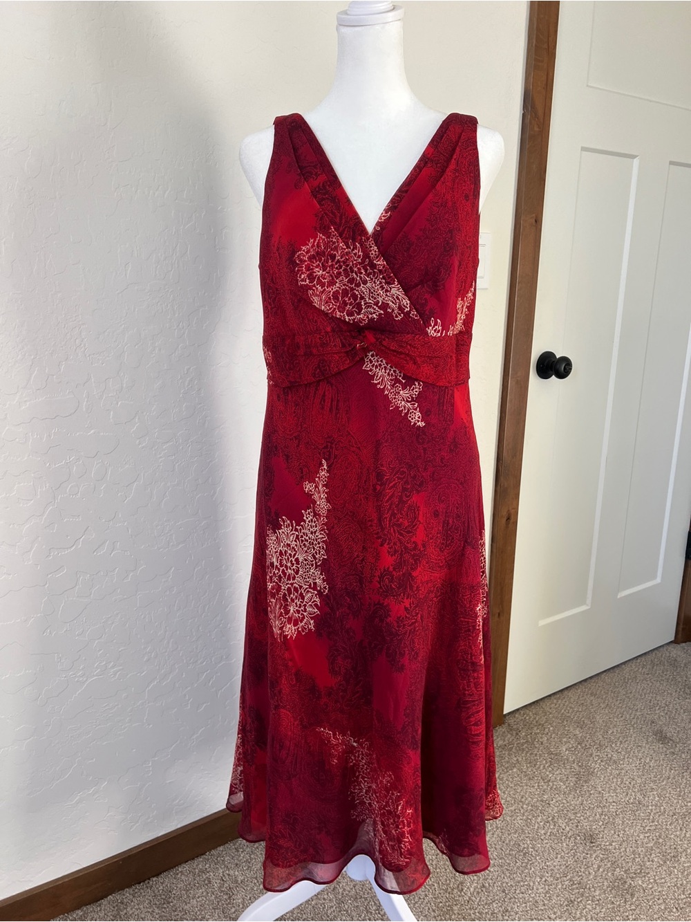 Vintage Y2K Ann Taylor Red Silk Paisley Floral Whimsical V Neck Midi Dress 10 M